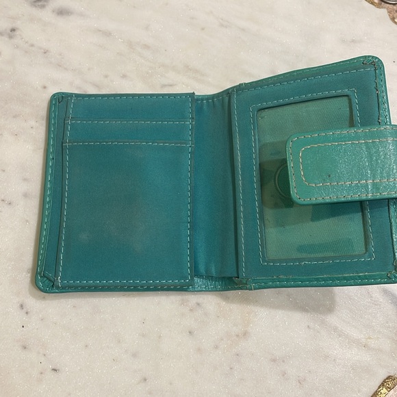 Vintage Fossil Wallet - Picture 2 of 4